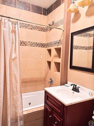 1425 State ST, Emporia, KS 66801