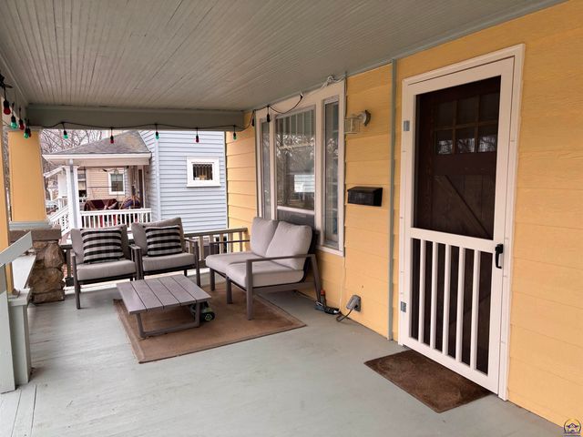 1425 State ST, Emporia, KS 66801