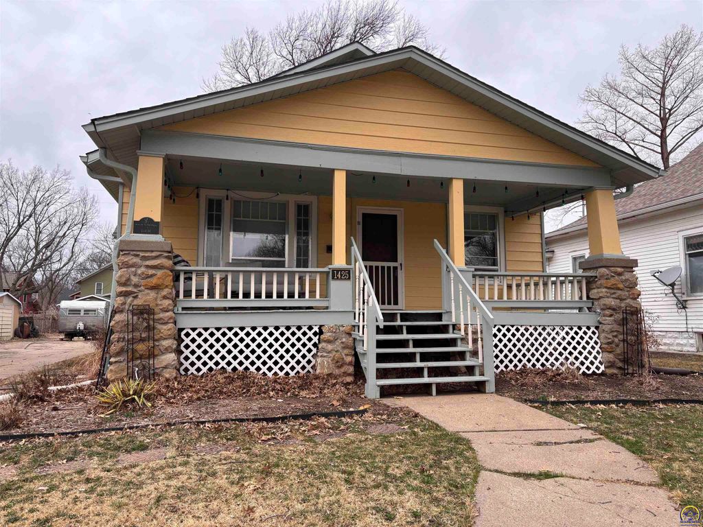 1425 State ST, Emporia, KS 66801