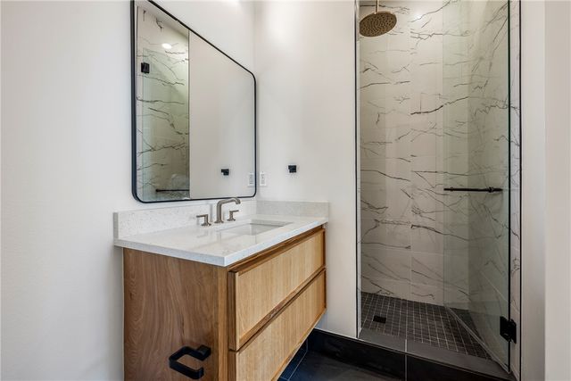 905 SE 4th Street, Bentonville, AR 72712