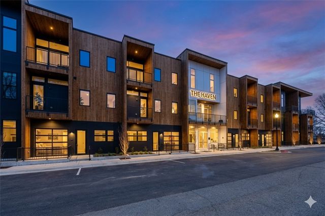 905 SE 4th Street, Bentonville, AR 72712