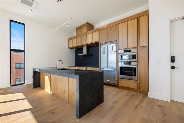 905 SE 4th Street, Bentonville, AR 72712