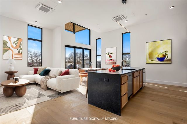 905 SE 4th Street, Bentonville, AR 72712