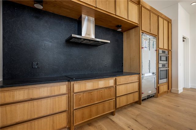 905 SE 4th Street, Bentonville, AR 72712