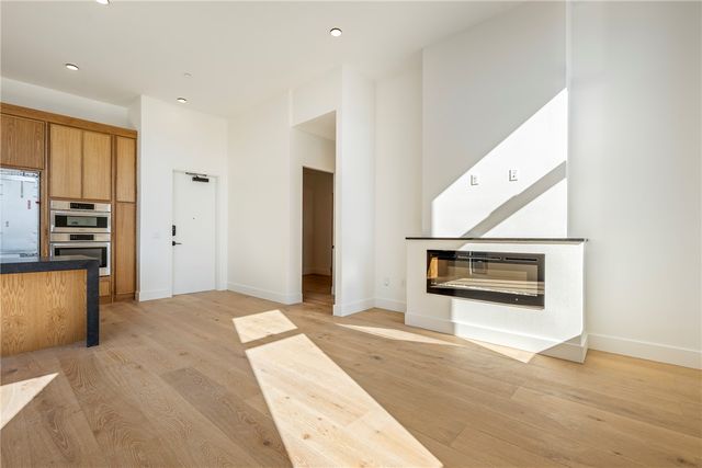 905 SE 4th Street, Bentonville, AR 72712