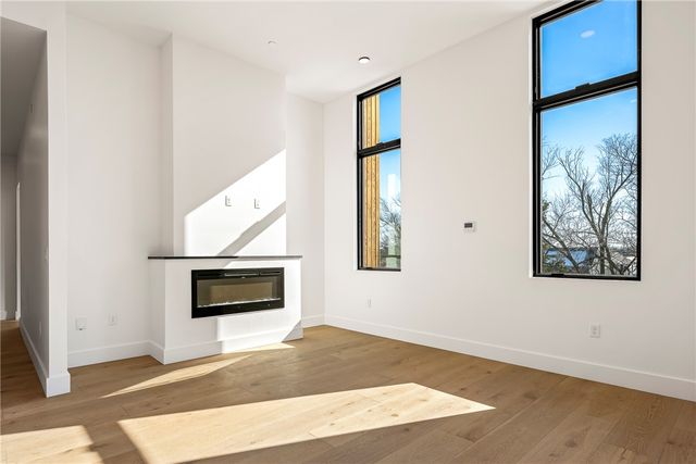 905 SE 4th Street, Bentonville, AR 72712