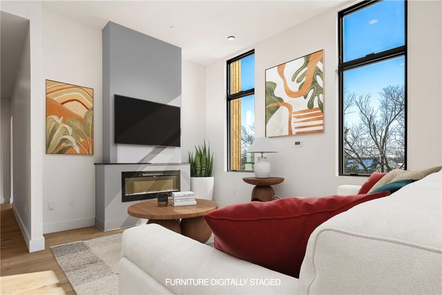 905 SE 4th Street, Bentonville, AR 72712