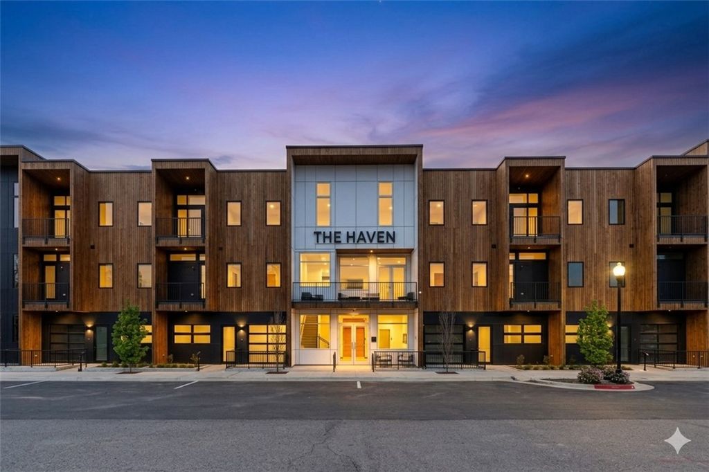 905 SE 4th Street, Bentonville, AR 72712