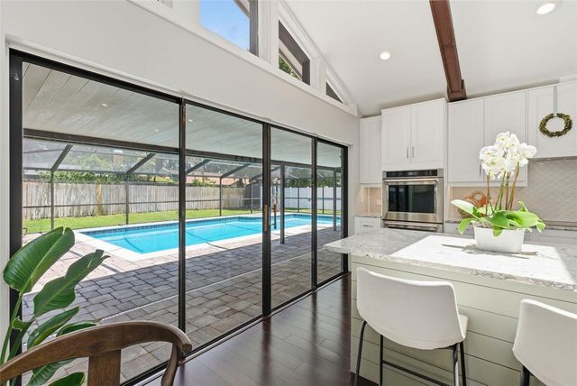 4221 WATER OAKS LANE, Tampa, FL 33618