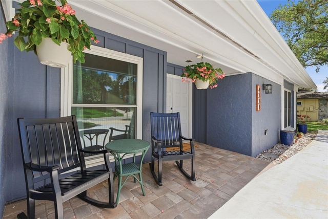 4221 WATER OAKS LANE, Tampa, FL 33618