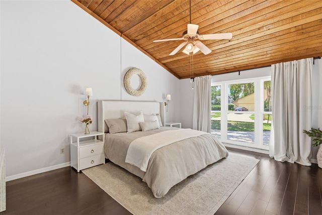 4221 WATER OAKS LANE, Tampa, FL 33618