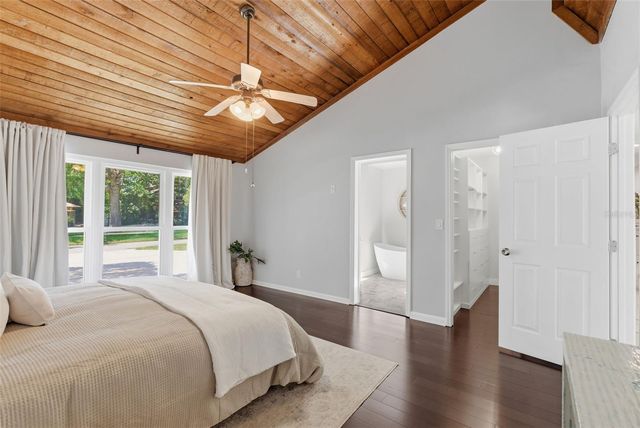 4221 WATER OAKS LANE, Tampa, FL 33618