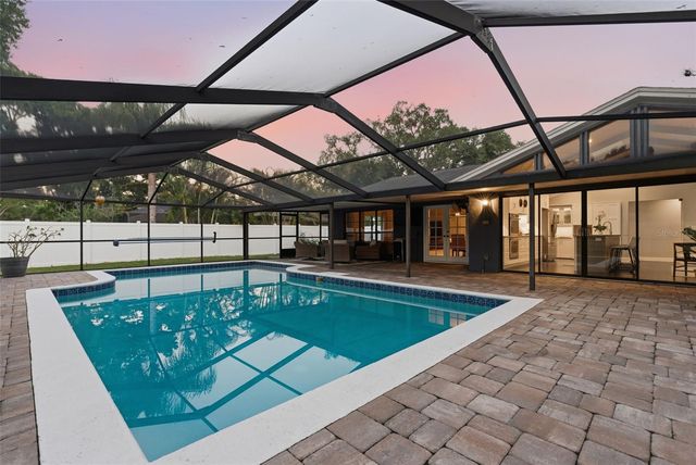 4221 WATER OAKS LANE, Tampa, FL 33618