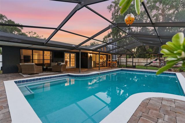 4221 WATER OAKS LANE, Tampa, FL 33618