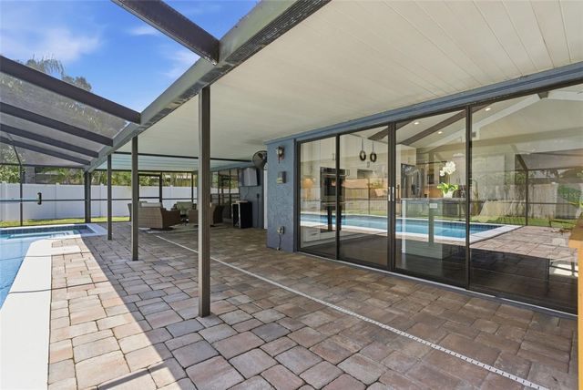 4221 WATER OAKS LANE, Tampa, FL 33618