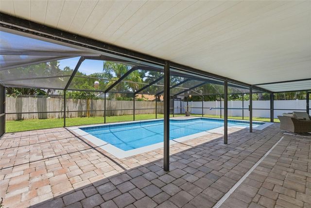 4221 WATER OAKS LANE, Tampa, FL 33618