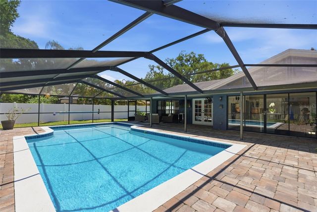 4221 WATER OAKS LANE, Tampa, FL 33618