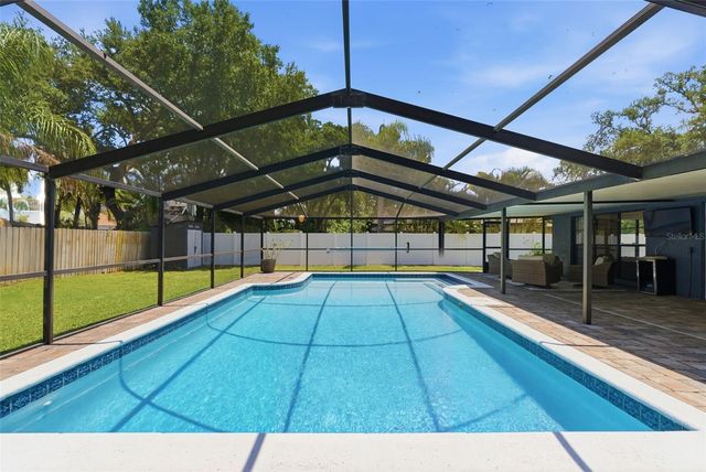 4221 WATER OAKS LANE, Tampa, FL 33618