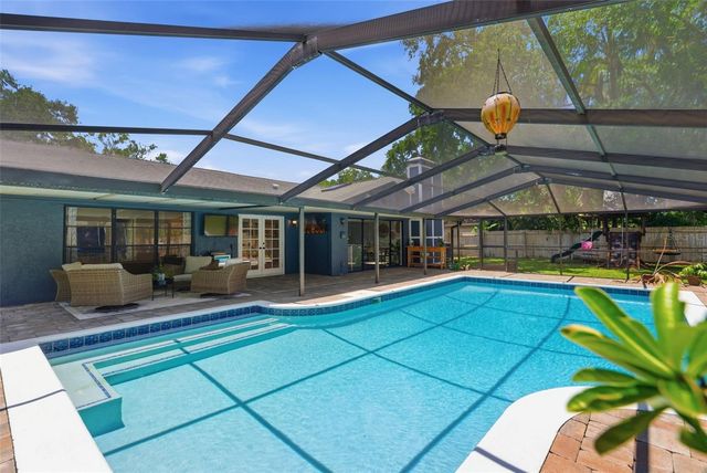 4221 WATER OAKS LANE, Tampa, FL 33618
