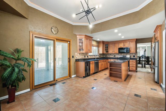 7956 Billingham Road, West Bloomfield Charter Township, MI 48324