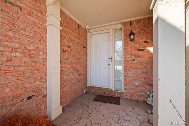 7956 Billingham Road, West Bloomfield Charter Township, MI 48324