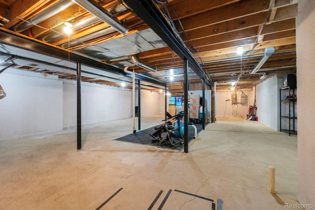 7956 Billingham Road, West Bloomfield Charter Township, MI 48324