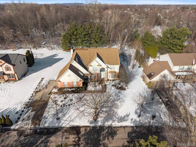 7956 Billingham Road, West Bloomfield Charter Township, MI 48324