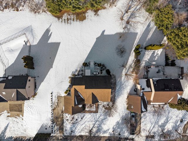 7956 Billingham Road, West Bloomfield Charter Township, MI 48324