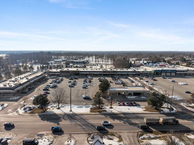 7956 Billingham Road, West Bloomfield Charter Township, MI 48324