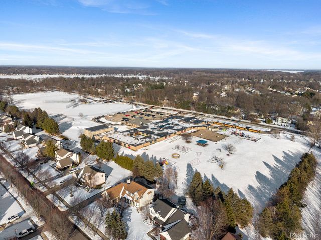 7956 Billingham Road, West Bloomfield Charter Township, MI 48324