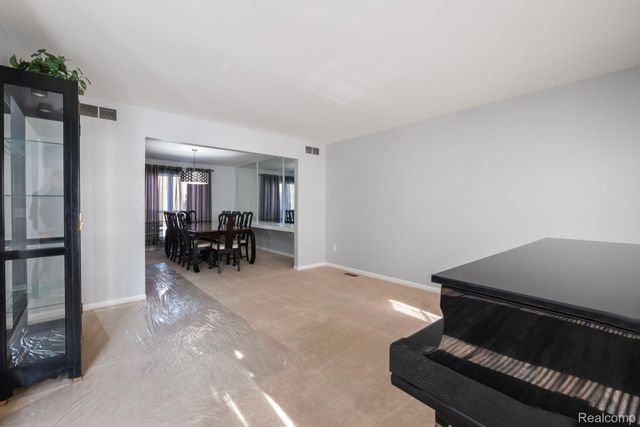 7956 Billingham Road, West Bloomfield Charter Township, MI 48324