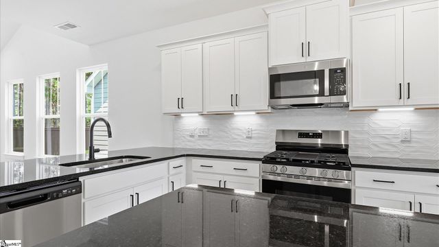 200 Canyon Creek Way, Fountain Inn, SC 29644