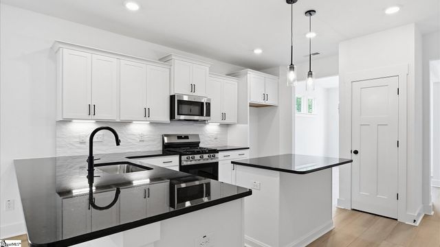 200 Canyon Creek Way, Fountain Inn, SC 29644