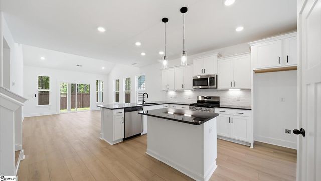 200 Canyon Creek Way, Fountain Inn, SC 29644