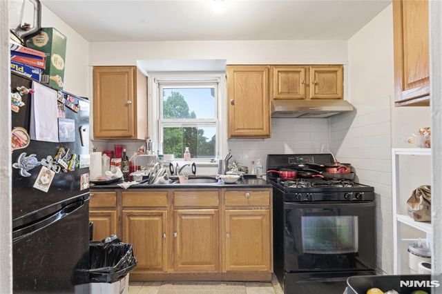 411 15th Avenue, Paterson, NJ 07504