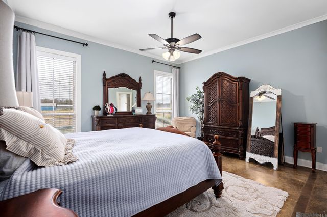 10562 Cessna St, Gonzales, LA 70737