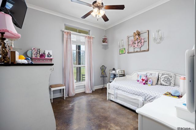 10562 Cessna St, Gonzales, LA 70737