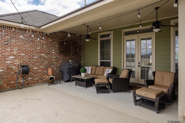 10562 Cessna St, Gonzales, LA 70737