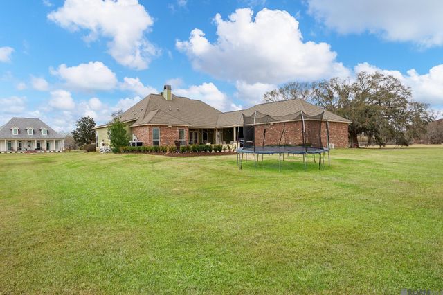 10562 Cessna St, Gonzales, LA 70737