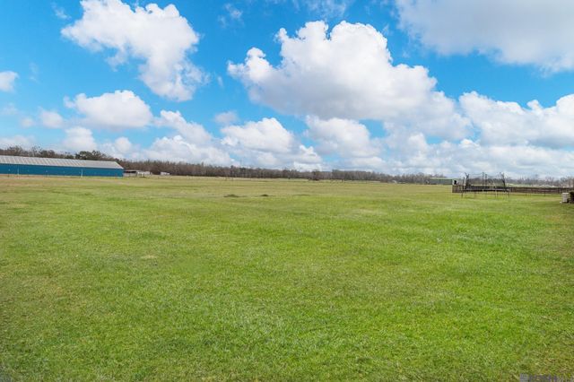 10562 Cessna St, Gonzales, LA 70737