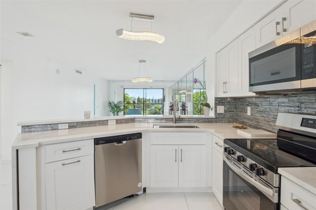 2205 S Cypress Bend Drive 501, Pompano Beach, FL 33069