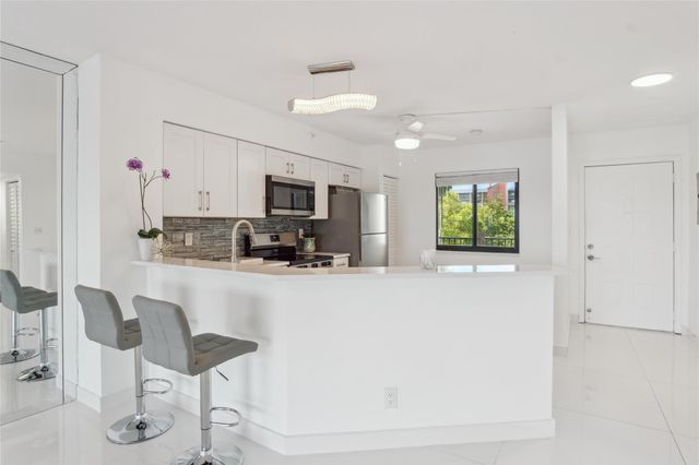 2205 S Cypress Bend Drive 501, Pompano Beach, FL 33069