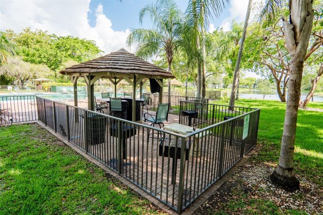 2205 S Cypress Bend Drive 501, Pompano Beach, FL 33069