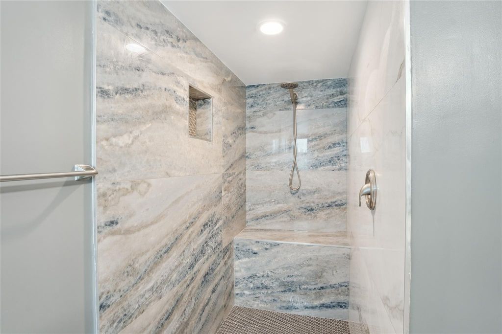 2205 S Cypress Bend Drive 501, Pompano Beach, FL 33069