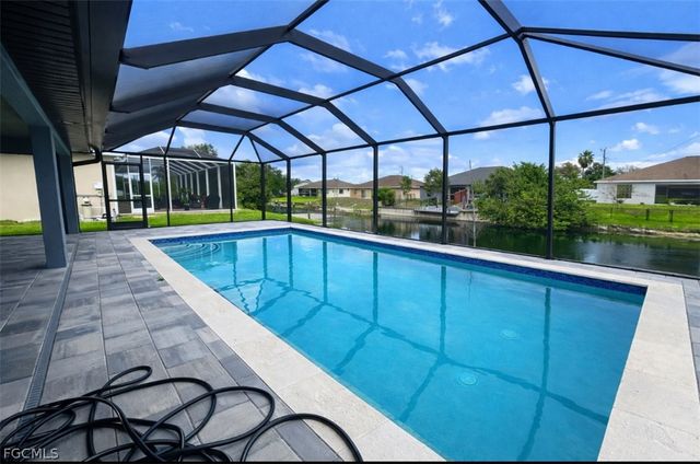 529 SE 7th ST, Cape Coral, FL 33990