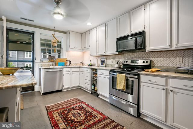 610 SOMERSET ROAD #302, Baltimore, MD 21210