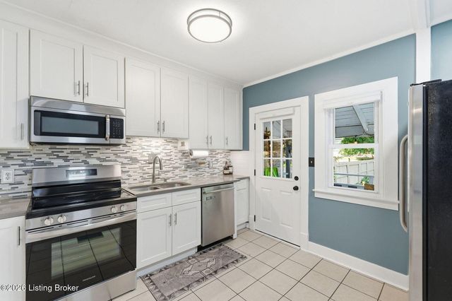 906 Mulberry St, Louisville, KY 40217