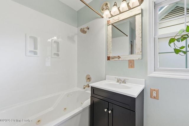 906 Mulberry St, Louisville, KY 40217