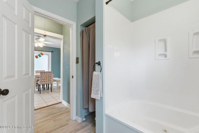 906 Mulberry St, Louisville, KY 40217