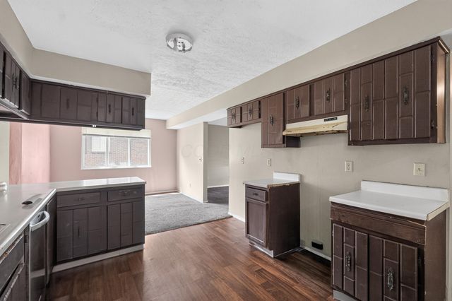 621 E Schrock Road, Westerville, OH 43081